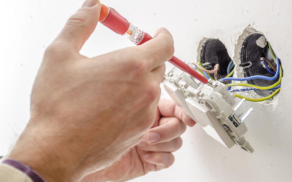 besoin d'un électricien Corbreuse